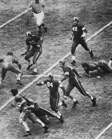 1942 Rose Bowl Action - 5