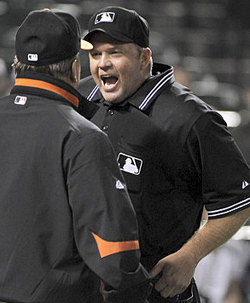 Umpire Ron Kulpa