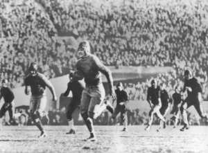 Roy Riegels running wrong way